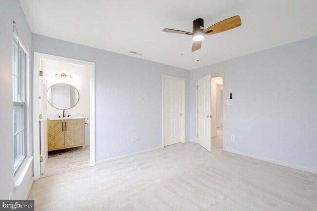 Building Photo - 2737 Manhattan Pl
