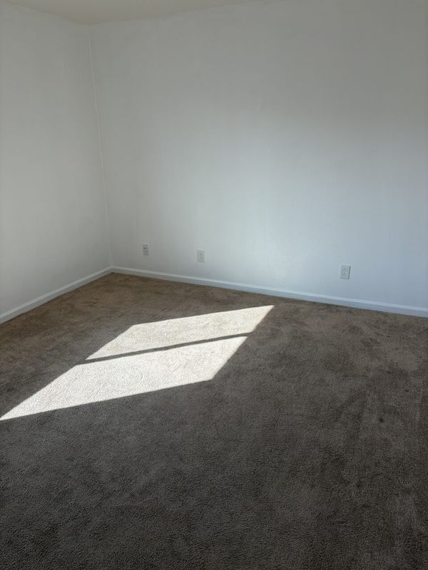 Building Photo - 2020 Guthrie St N