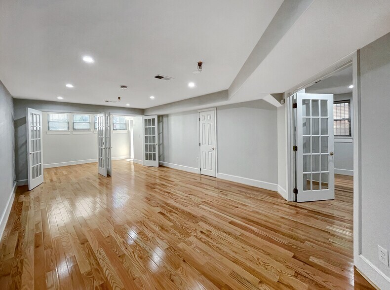 Building Photo - 1527 16th Street NW