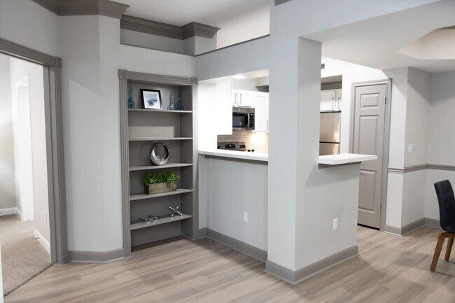 Building Photo - Where Style Meets Sophistication!