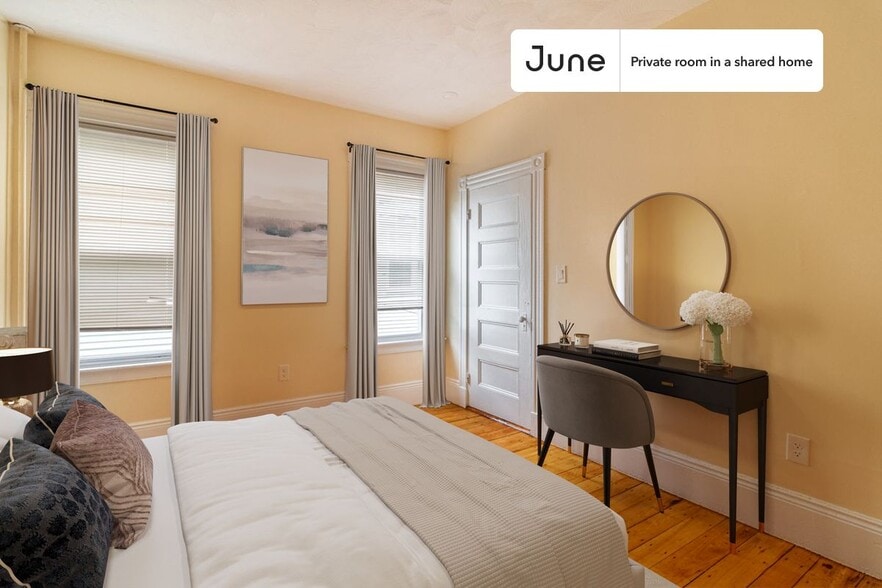 Primary Photo - Room in Shared 4 bed/1 bath home