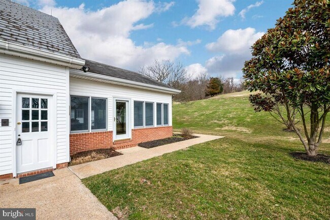 Building Photo - 15321 FALLS