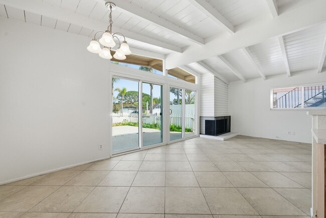 Building Photo - 4911-4911 River Ave