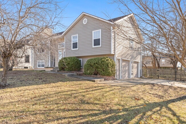 Building Photo - 1307 Park Dr