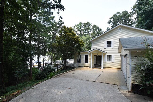 Building Photo - 555 Shady Acres Rd