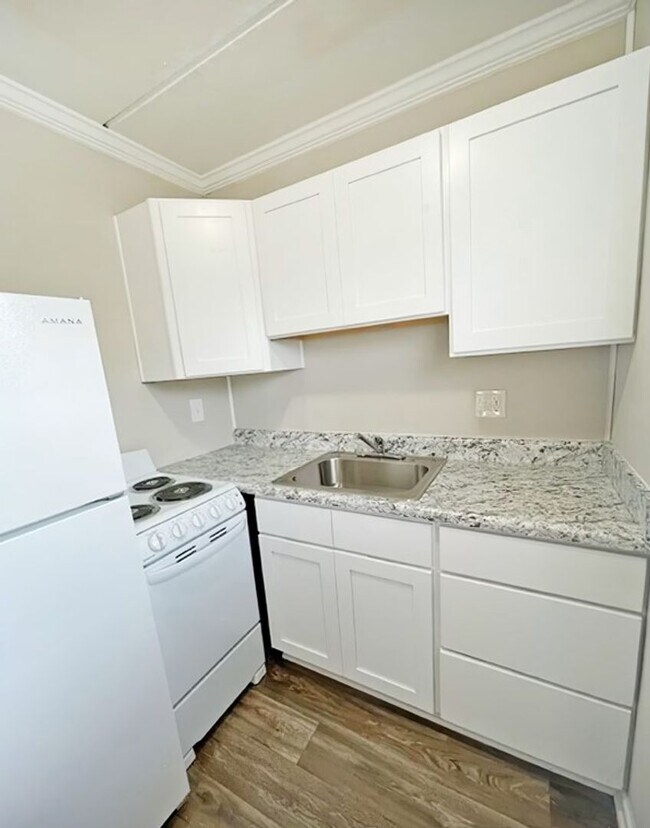 Interior Photo - 6533 S Beulah Rd