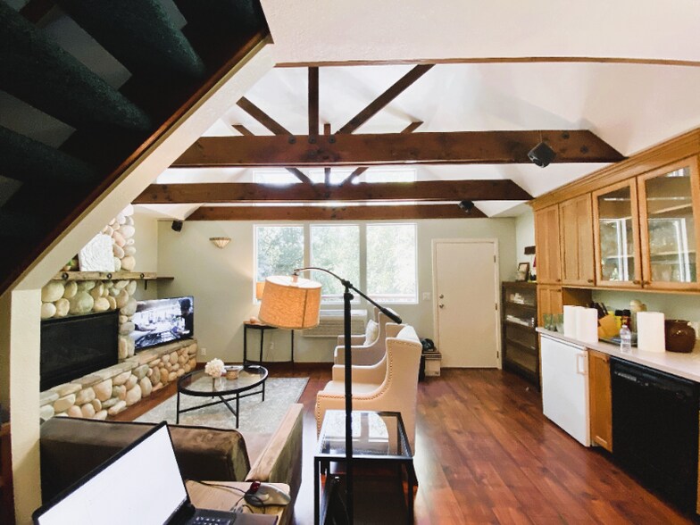 Building Photo - 1042 Easum Dr