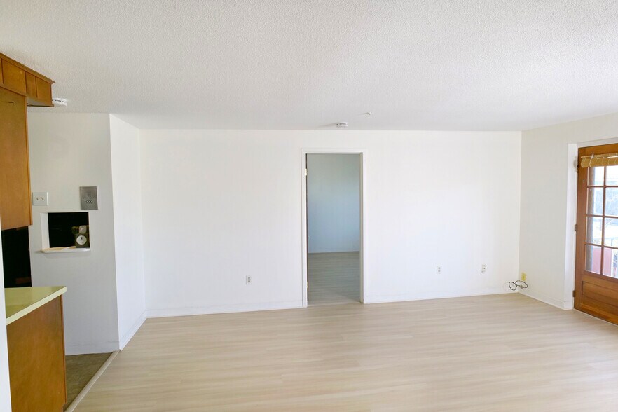 Building Photo - 159 Concord Ave