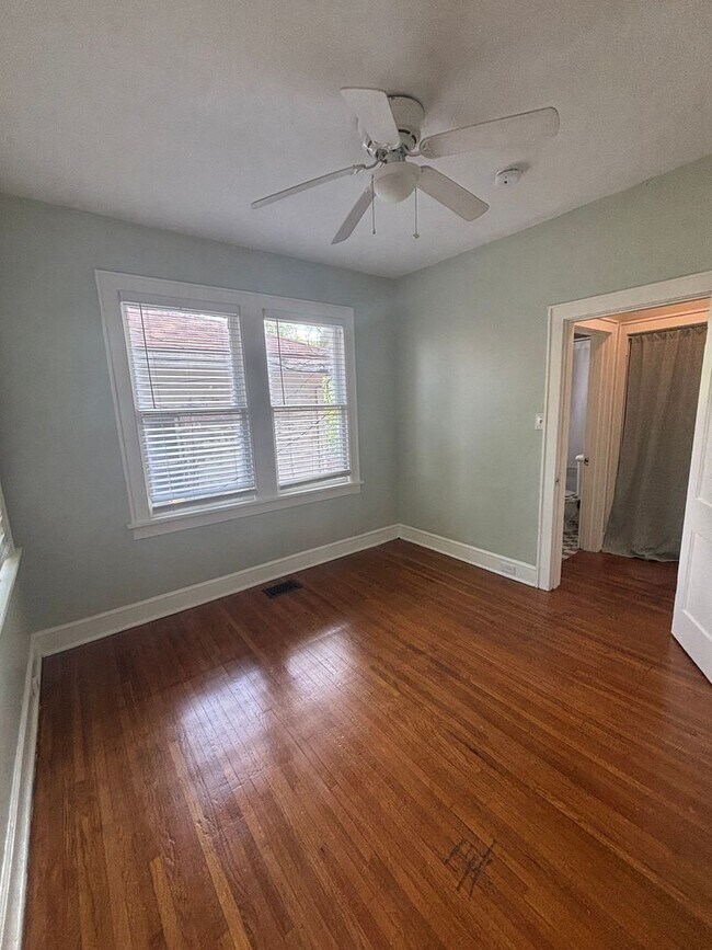 Building Photo - Cute 1 bedroom apartment!