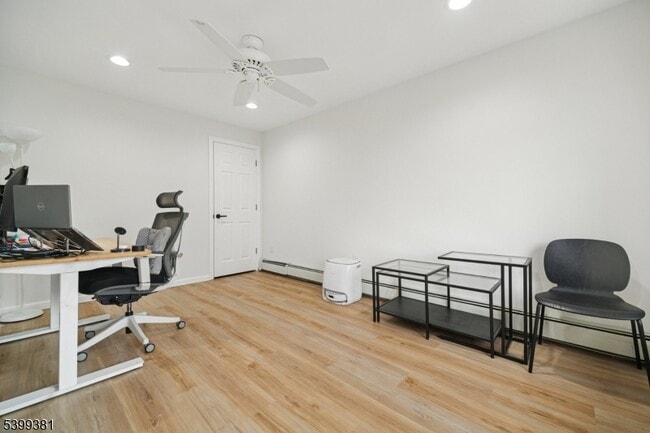 Building Photo - 17 Edison Dr