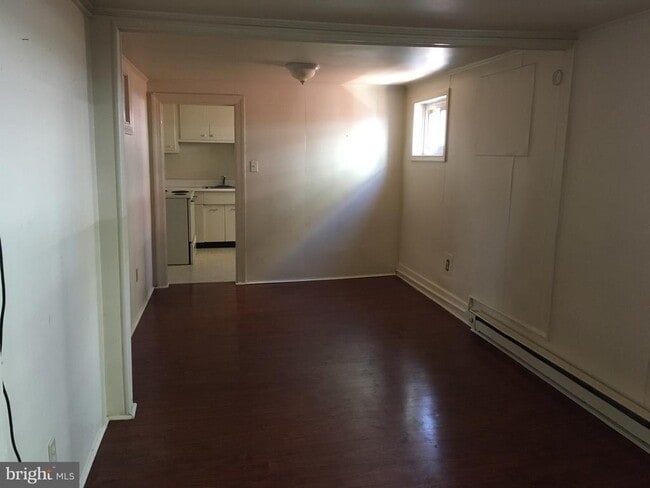 Building Photo - 129 E High St