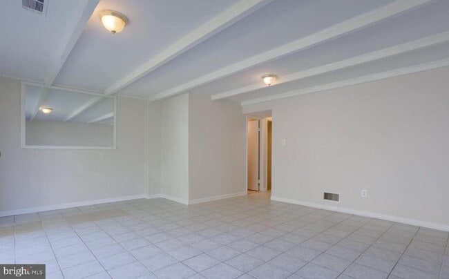 Building Photo - 8524 Canterbury Dr