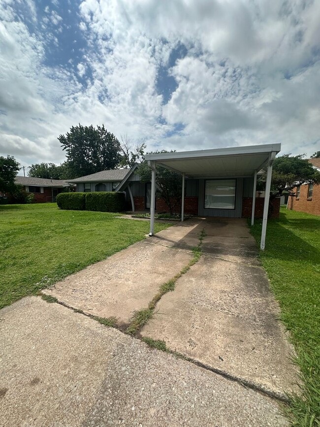Building Photo - 3 Bed 1.5 Bath