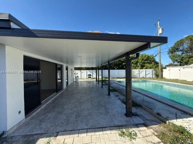 Building Photo - 860 W Dayton Cir