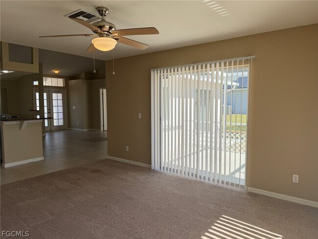 Building Photo - 414 SE 7th St