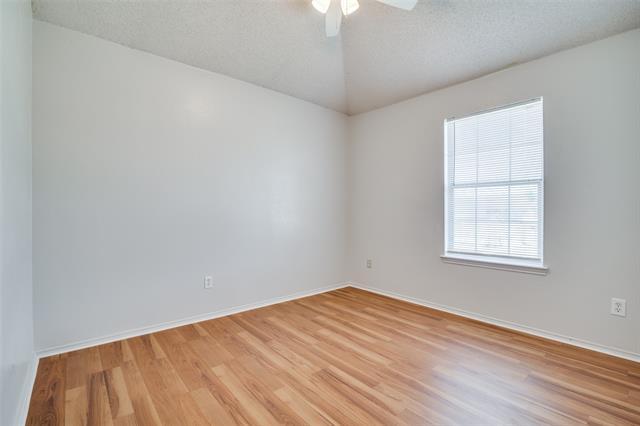 Building Photo - 2401 Redfield Dr