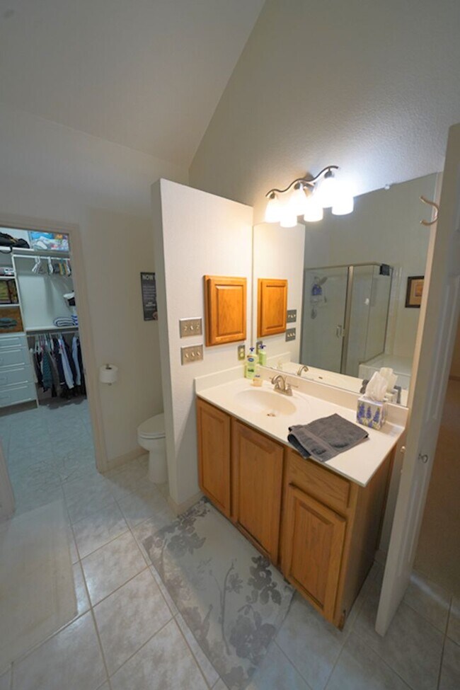 Building Photo - Gorgeous Home in the Coveted Greenshire Subdivision - Realtor Commission: $400