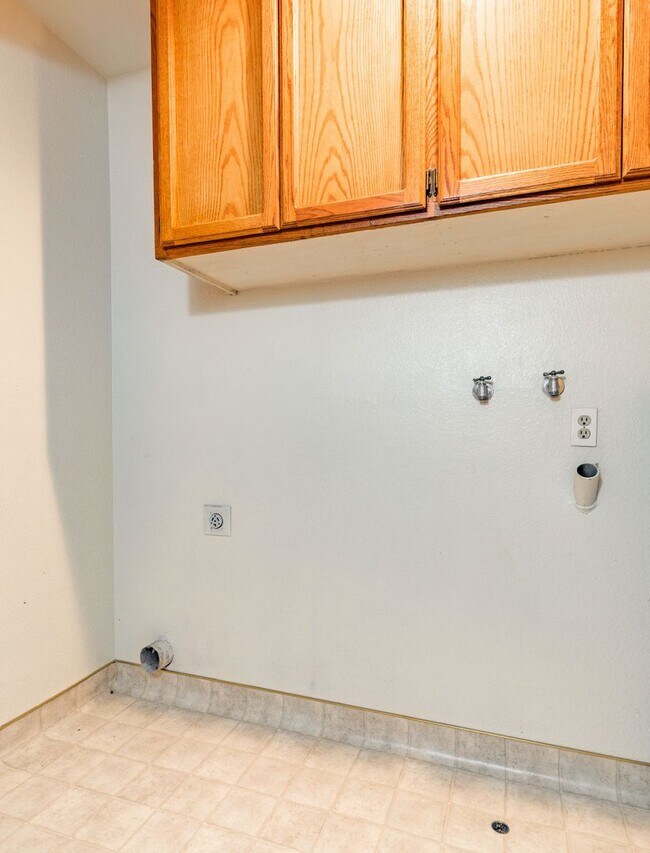 Building Photo - Clovis Home for Rent