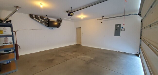 Building Photo - 9616 Vincenzo Dr