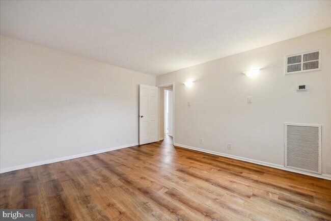 Building Photo - 4601 N Park Ave