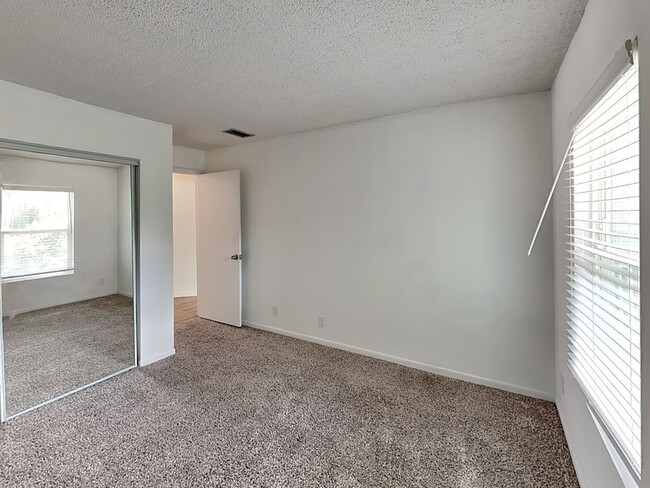 Building Photo - 2622 Lemon Tree Ln