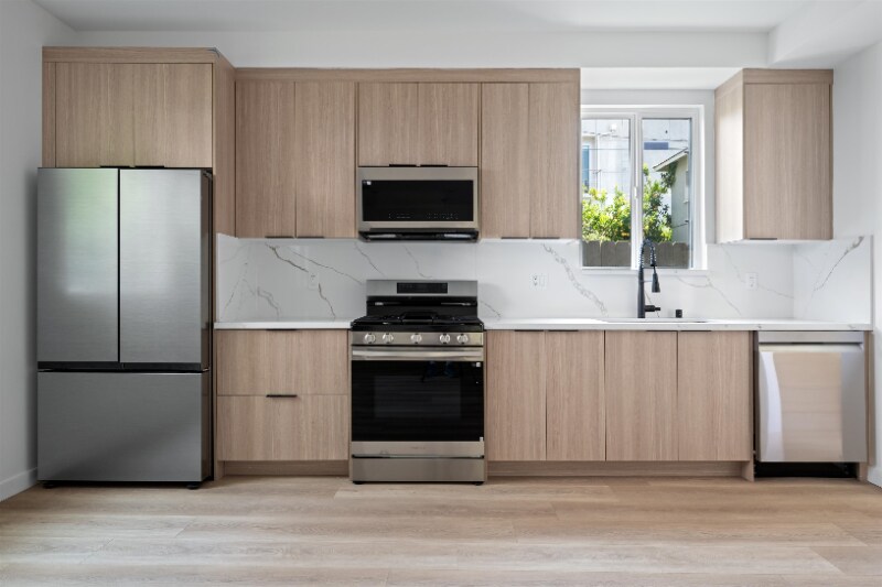 Primary Photo - 1844 Stoner Ave