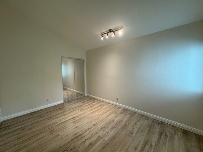 Building Photo - Beautiful 4Bd/2.5Ba Spacious Home in Missi...