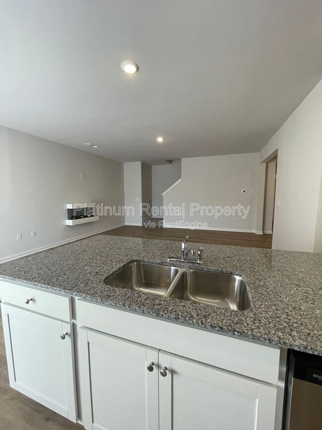 Building Photo - 56 Rustin Rdg