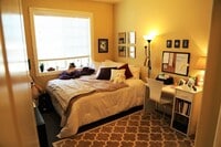 Building Photo - 5 Private Rooms, 4.5 Bathrooms