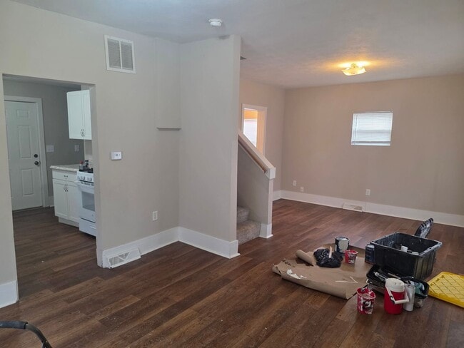 Building Photo - Recently Remodeled 2-Bedroom, 2-Bathroom Home – $1,100/Month - Accepting Section 8