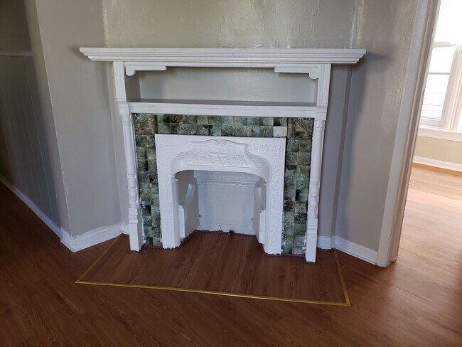 Building Photo - 154 Chenango St