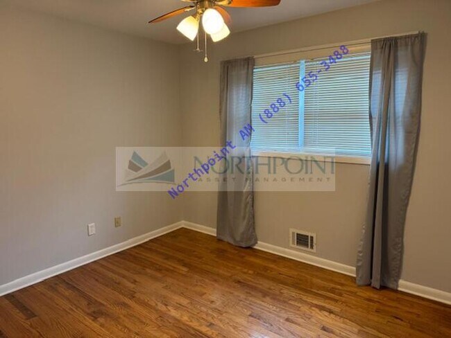 Building Photo - Well maintained home in great location!