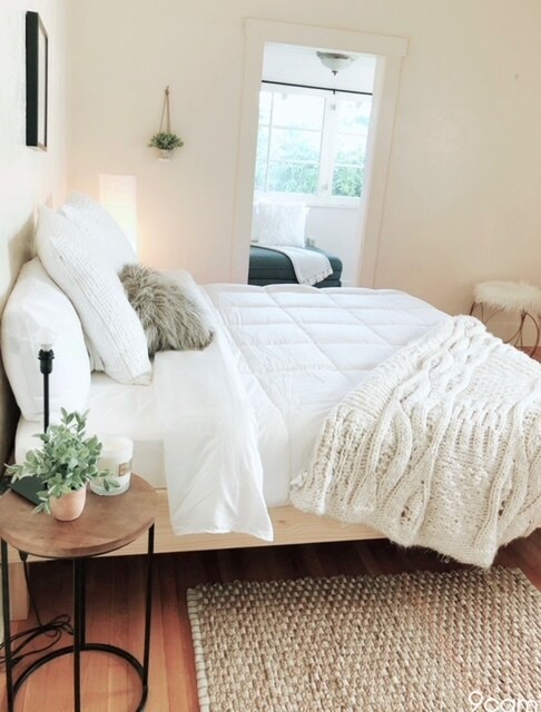 Primary suite with attached office - 2005 N Beachwood Dr