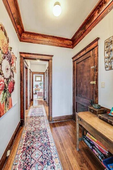 Building Photo - 535 S Lombard Ave