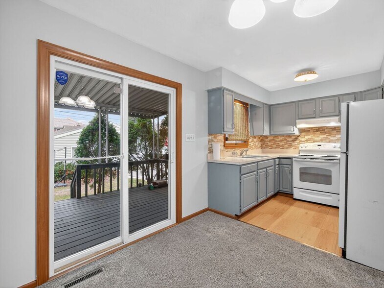 Building Photo - 2149 W Allen St