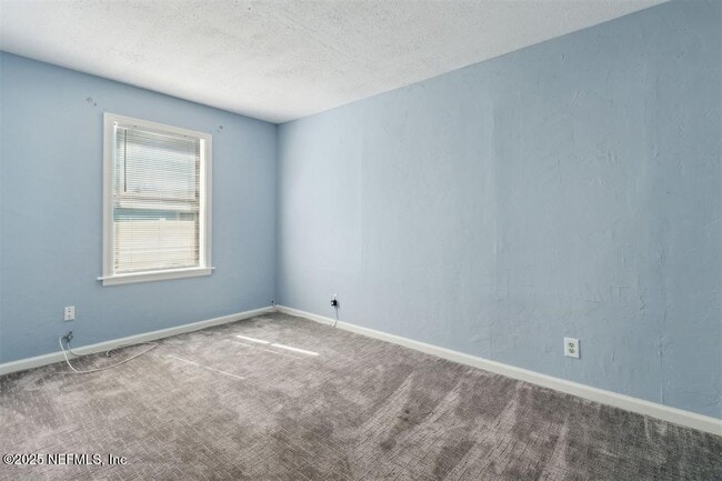 Building Photo - 2337 S Fletcher Ave