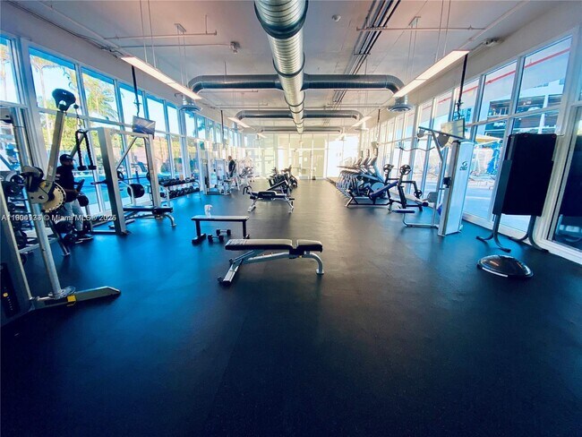 Building Photo - 14951 Royal Oaks Ln