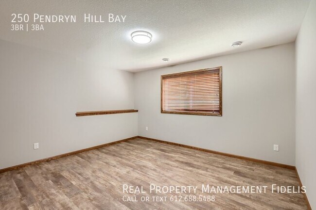 Building Photo - Fantastic 3 Bed, 3 Bath Home in Woodbury. ...
