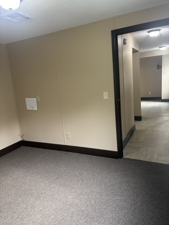 Building Photo - Lot 2