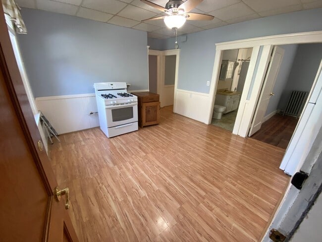 Building Photo - 147 Oakland Ave