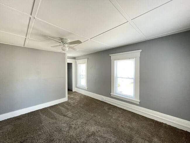 Building Photo - 421 Spruce St