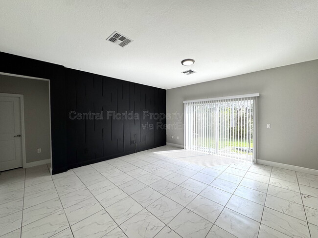 Building Photo - 1389 Worthington Dr