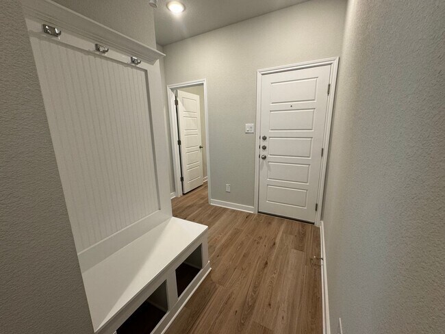 Building Photo - 784 Staglin St