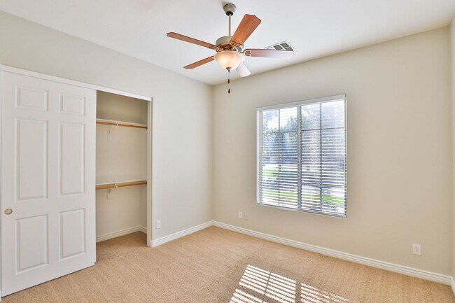 Building Photo - Beautiful Gilbert 4BR/2BA w/ RV Gate, Cove...