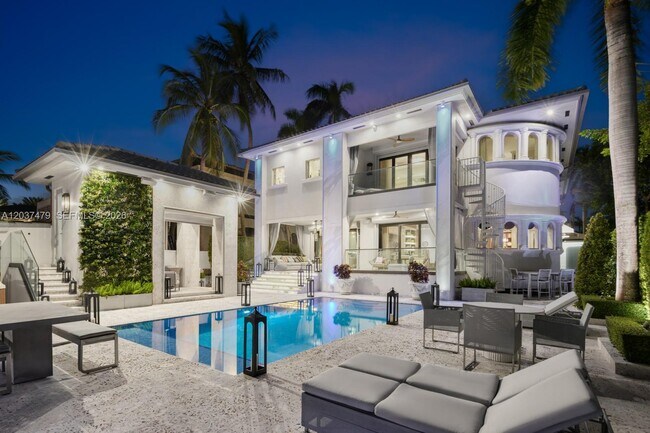 Building Photo - 176 S Hibiscus Dr