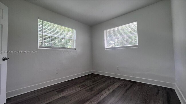 Building Photo - 1344 NE 110th Terrace