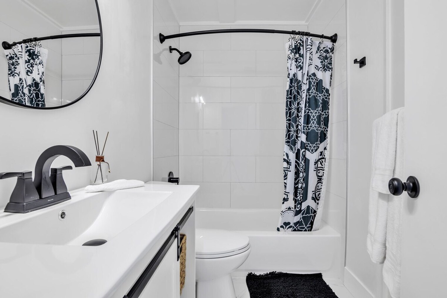 Building Photo - 2932 NW 10th Ave