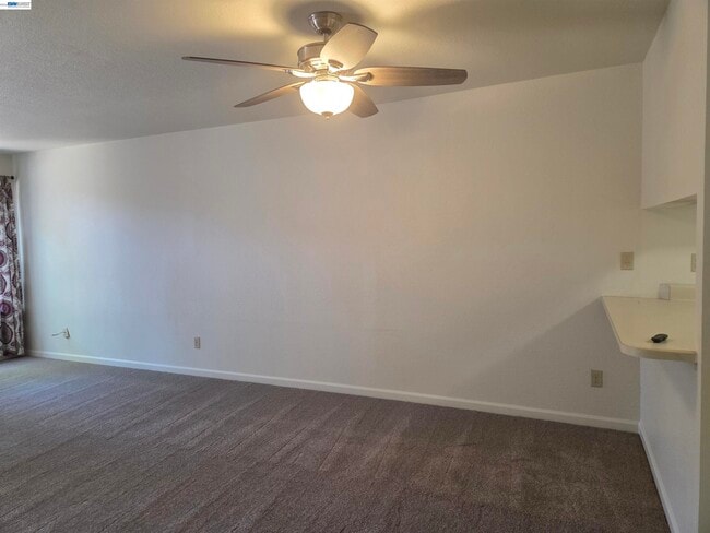 Building Photo - 7596 Silvertree Ln