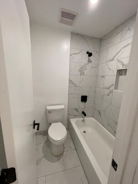 Building Photo - 20301 Cohasset St