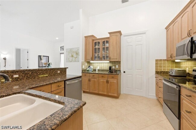 Building Photo - 18127 Royal Hammock Blvd